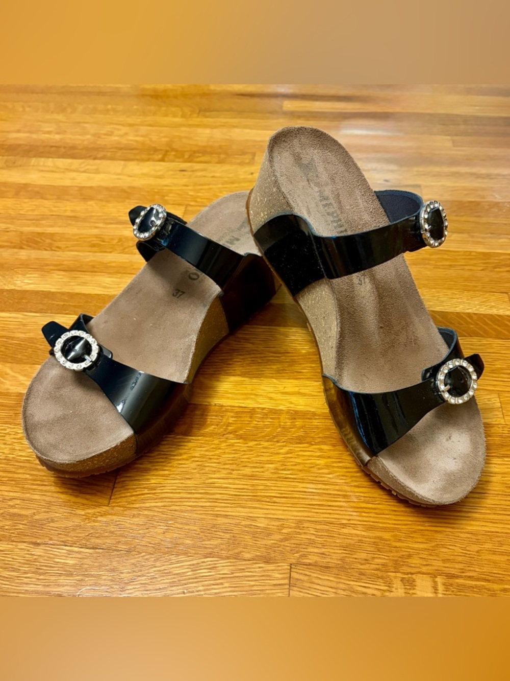 Mephisto 37 (7-7.5) EUC Black Patent Slide Platform Sandals w Rhinestone Buckles - Picture 5 of 12